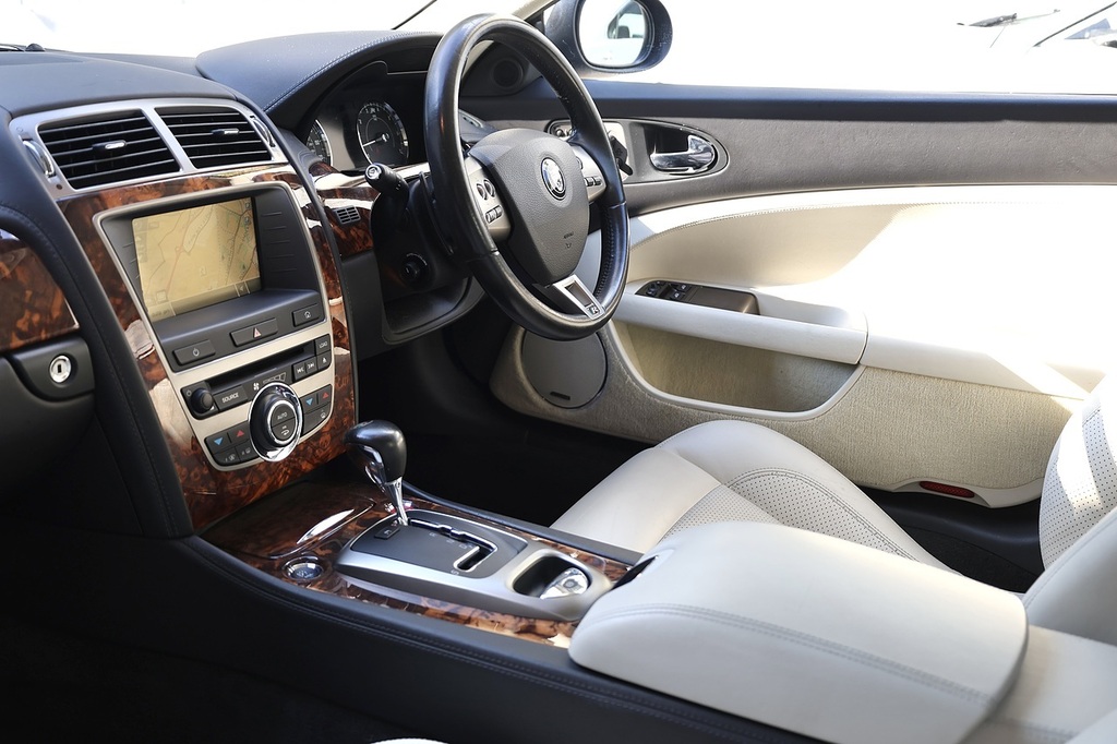 Jaguar XKR 4.2 V8 Convertible Euro 4 420 Ps  #12