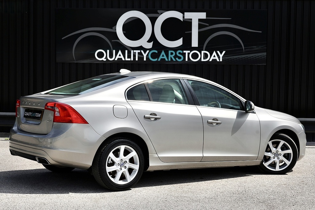 Volvo S60 D2 R-design 4-Door 10 Volvo Main Dealer Services F Black #10