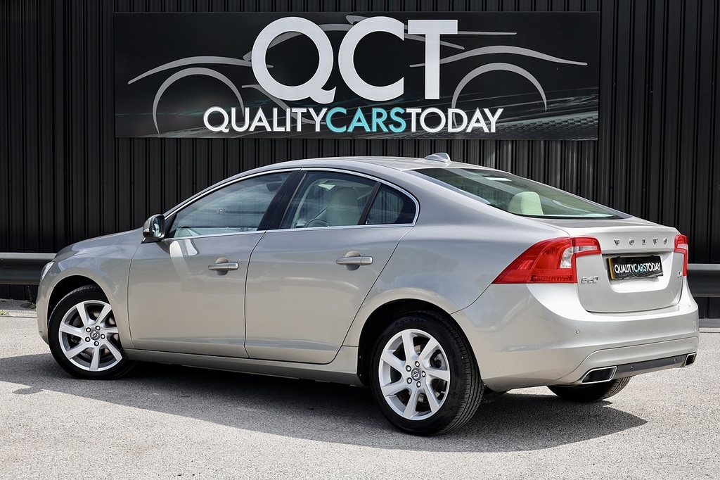 Volvo S60 D2 R-design 4-Door 10 Volvo Main Dealer Services F Black #9