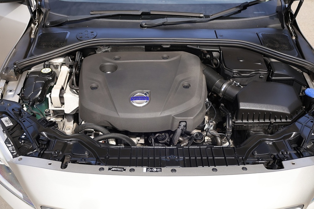 Volvo S60 D2 R-design 4-Door 10 Volvo Main Dealer Services F Black #30