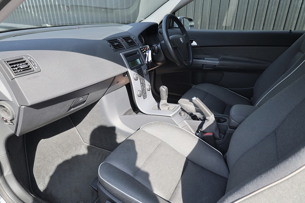Volvo C30 C30 Silver #3
