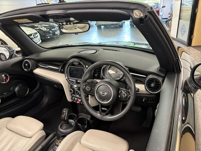 Mini Convertible 2.0 Cooper S Exclusive Convertible Step Black #2