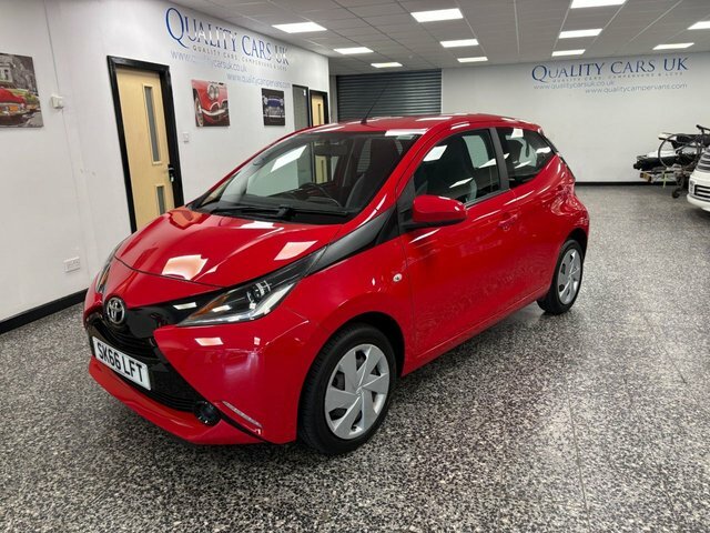 Toyota Aygo 1.0 Vvt-i X-play Hatchback Euro Red