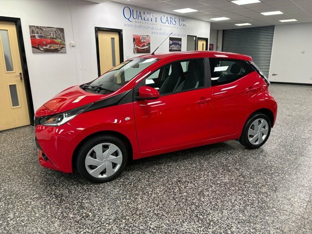 Toyota Aygo 1.0 Vvt-i X-play Hatchback Euro Red #3