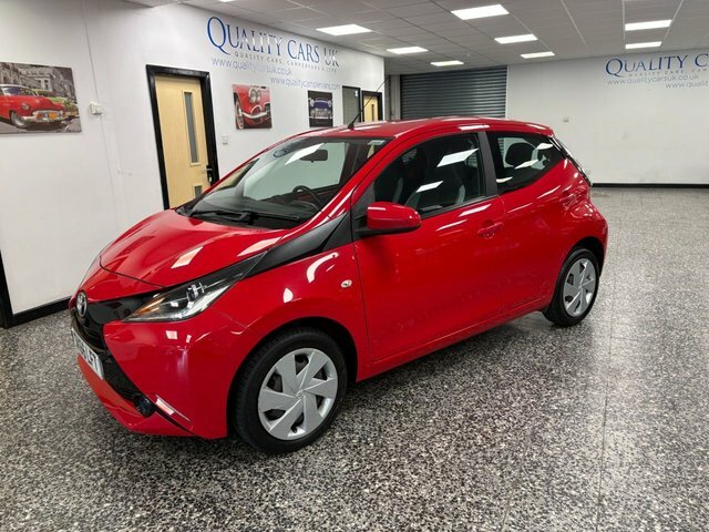 Toyota Aygo 1.0 Vvt-i X-play Hatchback Euro Red #4