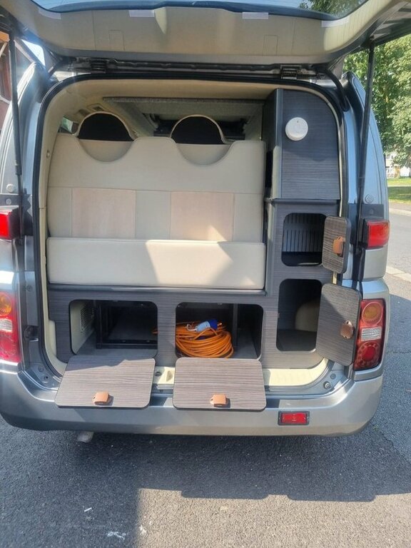 Nissan Elgrand Rwd  #18