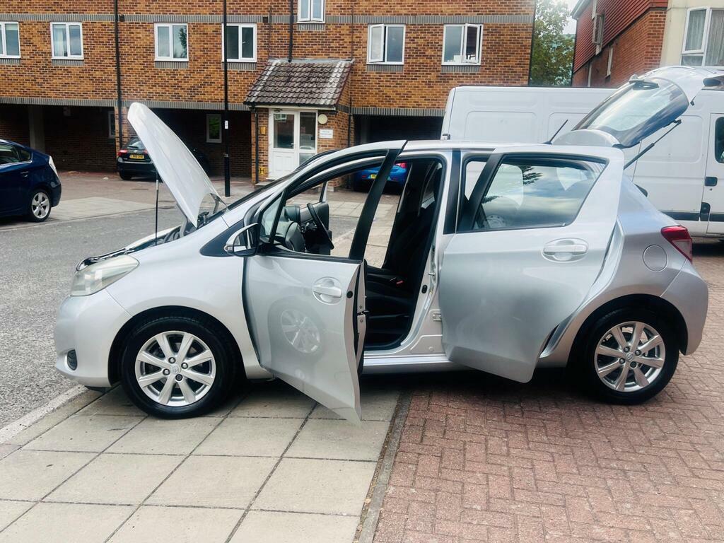 Toyota Yaris 1.33 Dual Vvt-i Tr Multidrive S Euro 5 YR62KZC Silver #6