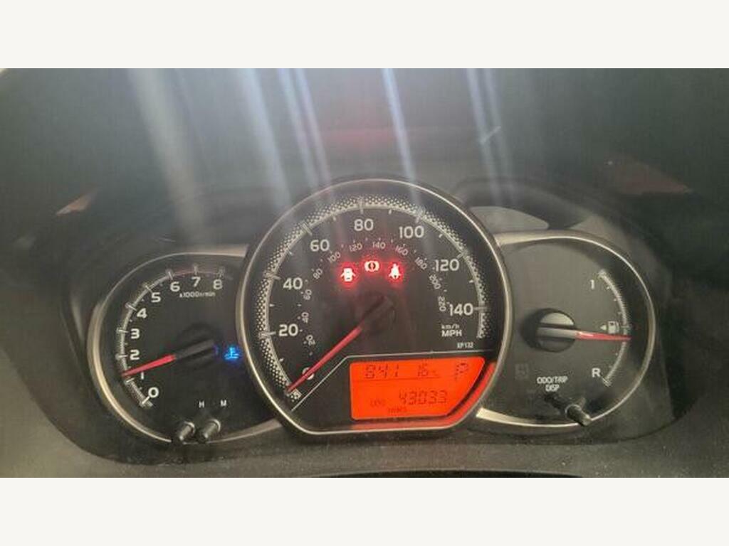 Toyota Yaris 1.3 Vvt-i Icon Plus Red #9