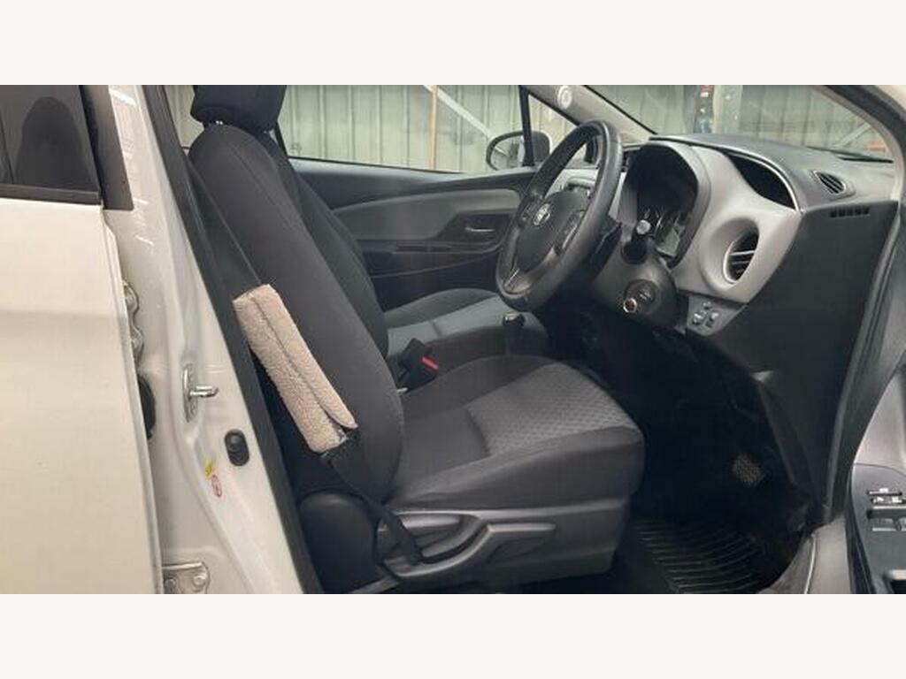Toyota Yaris 1.33 Dual Vvt-i Icon Multidrive S Euro 5 White #6