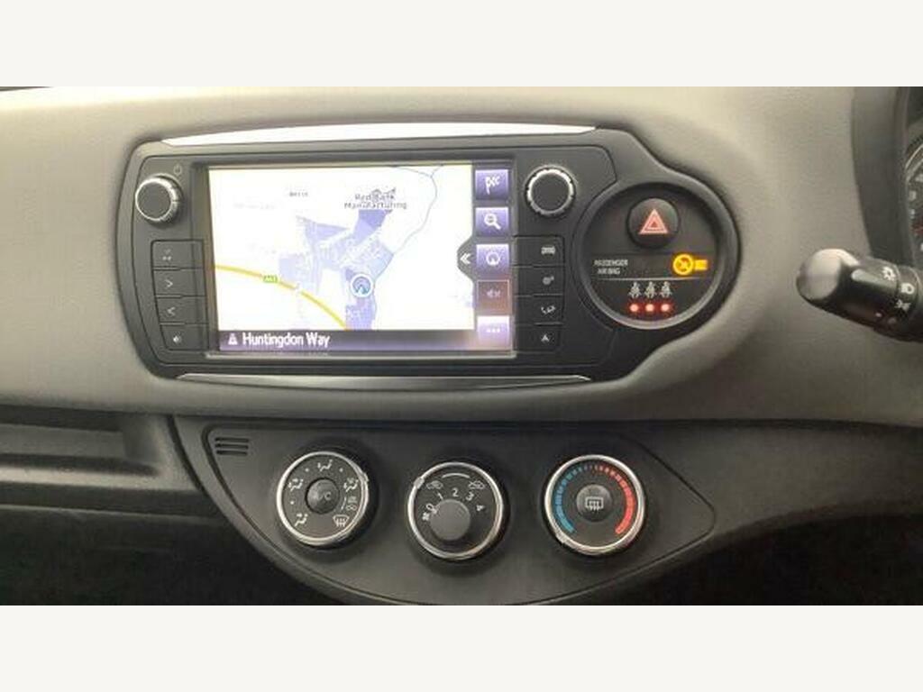 Toyota Yaris 1.5 Vvt-i Active M-drive S 73 Bhp From Pound2 White #13