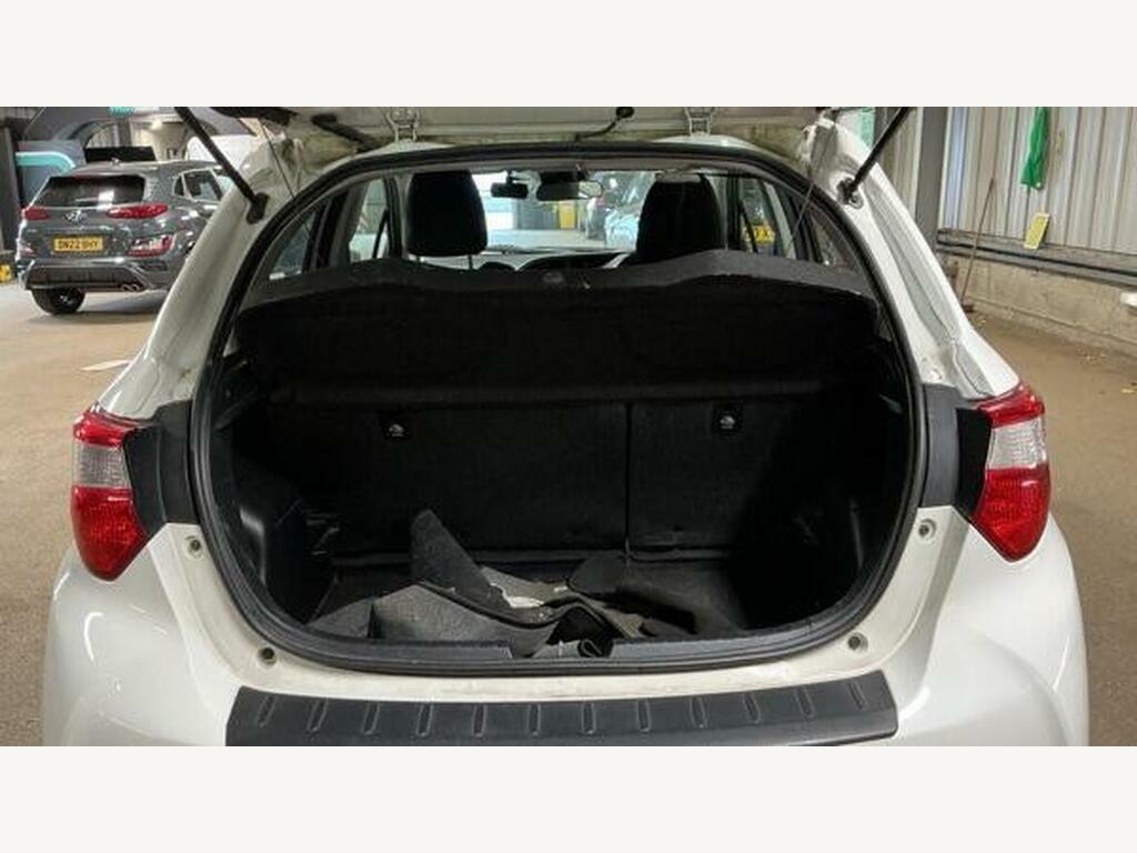 Toyota Yaris 1.5 Vvt-h Icon E-cvt Euro 6 S S YK19NCY White #4