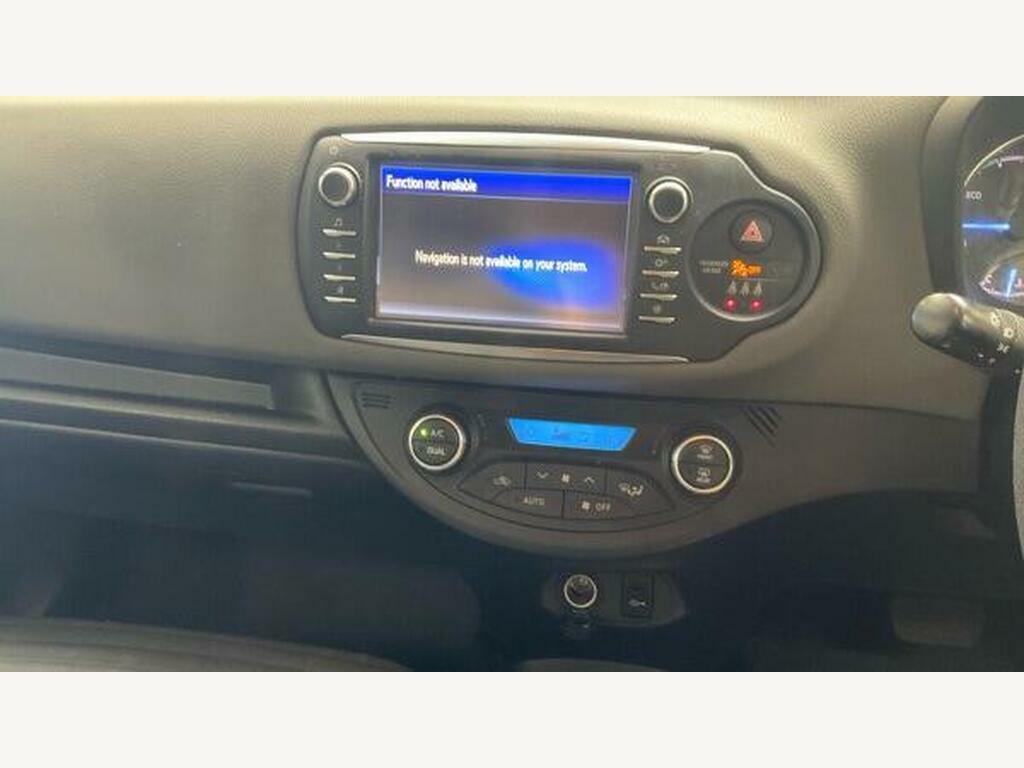 Toyota Yaris 1.5 Hybrid Excel Cvt Blue #13