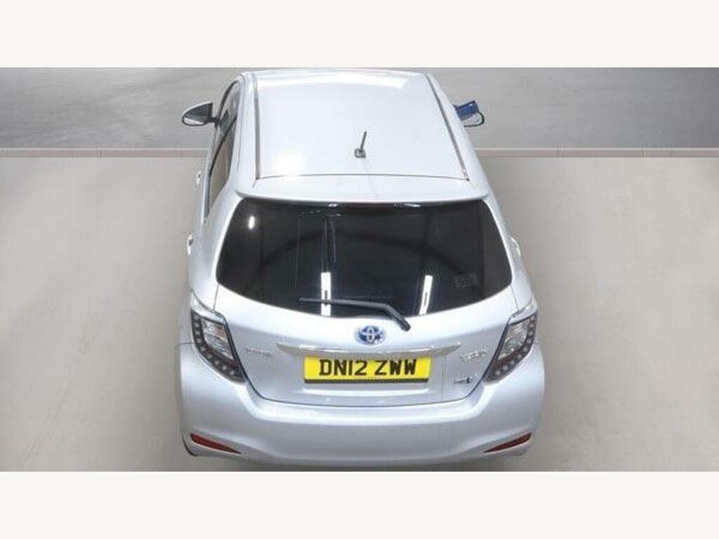Toyota Yaris 1.33 Vvt-i Tr Silver #9