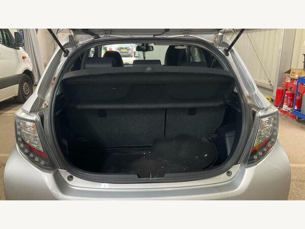 Toyota Yaris 1.33 Vvt-i Tr Silver #10