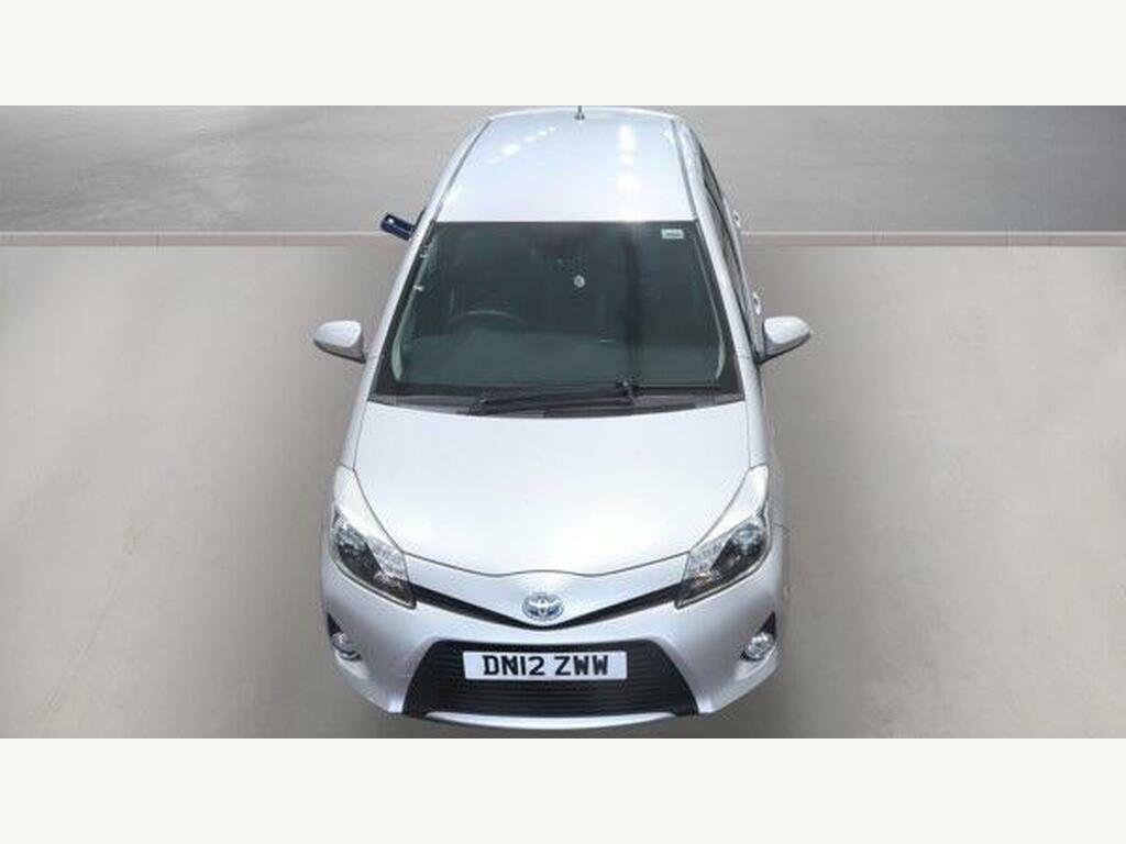 Toyota Yaris 1.33 Vvt-i Tr Silver #8