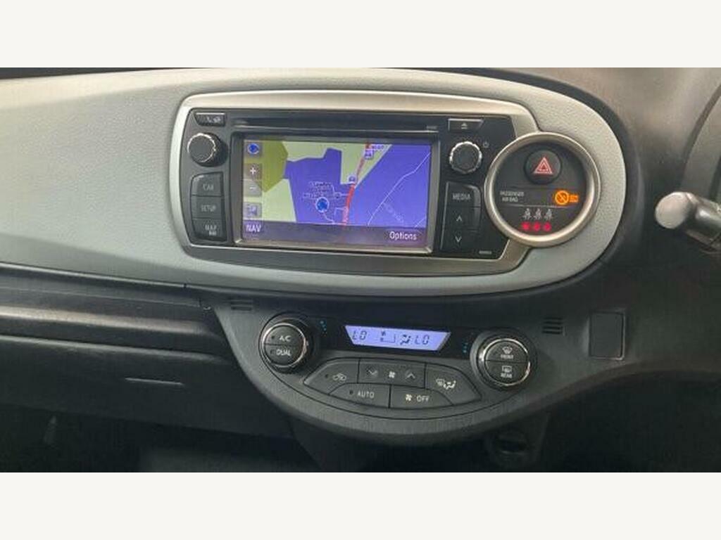 Toyota Yaris 1.5 Vvt-h T Spirit Cvt Euro 5 Silver #5
