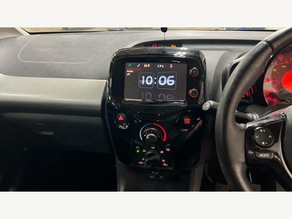 Peugeot 108 1.2 Puretech Allure Top 5Dr- Roof- Camera Black #13