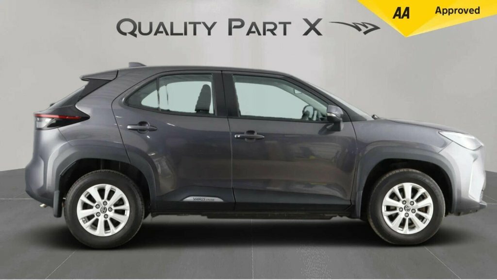 Toyota Yaris Cross Suv Grey #3