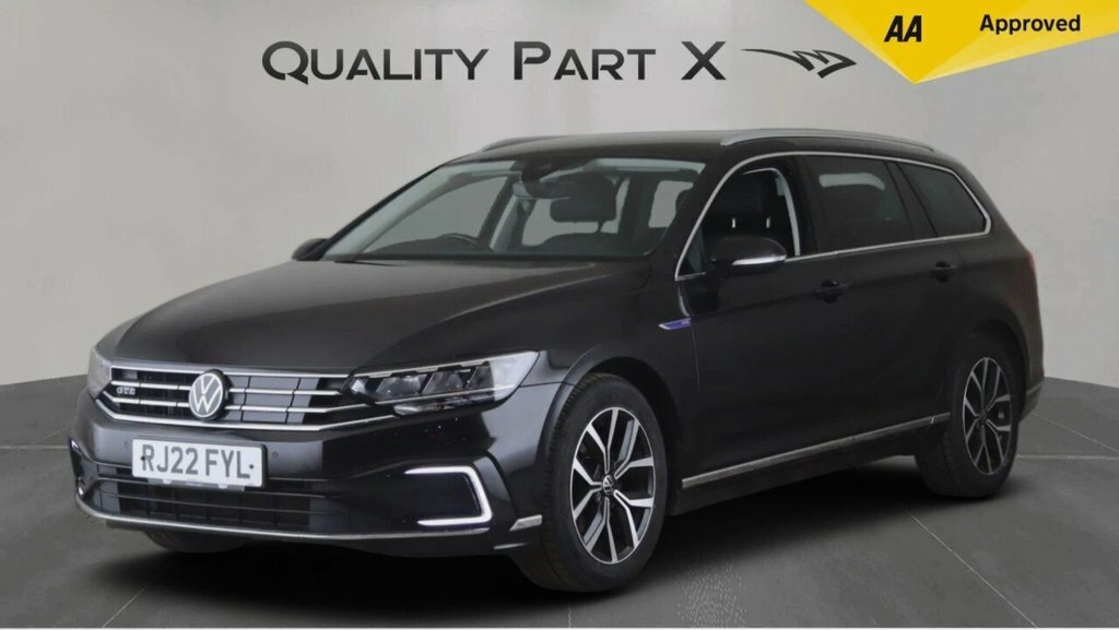 Volkswagen Passat Estate RJ22FYL Black #3