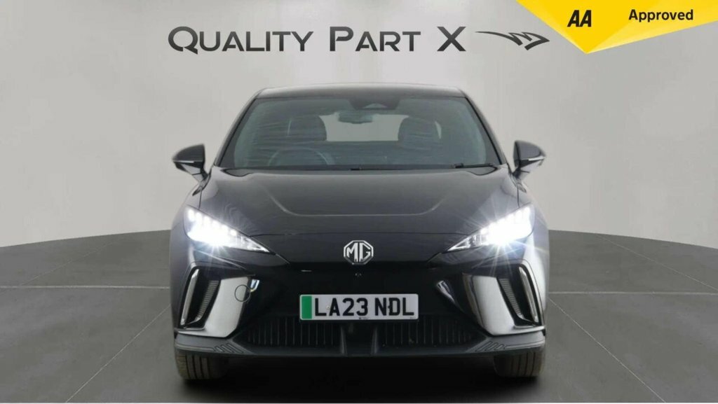 MG MG4 Hatchback Black #2