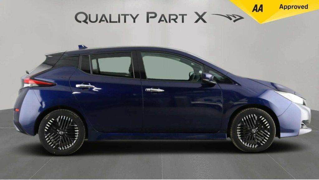 Nissan Leaf Hatchback KY73DHE Blue #4
