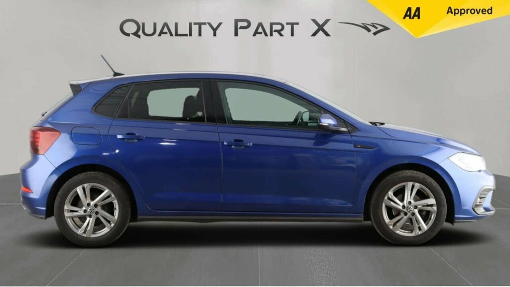 Volkswagen Polo Hatchback YUI8301 Blue #4