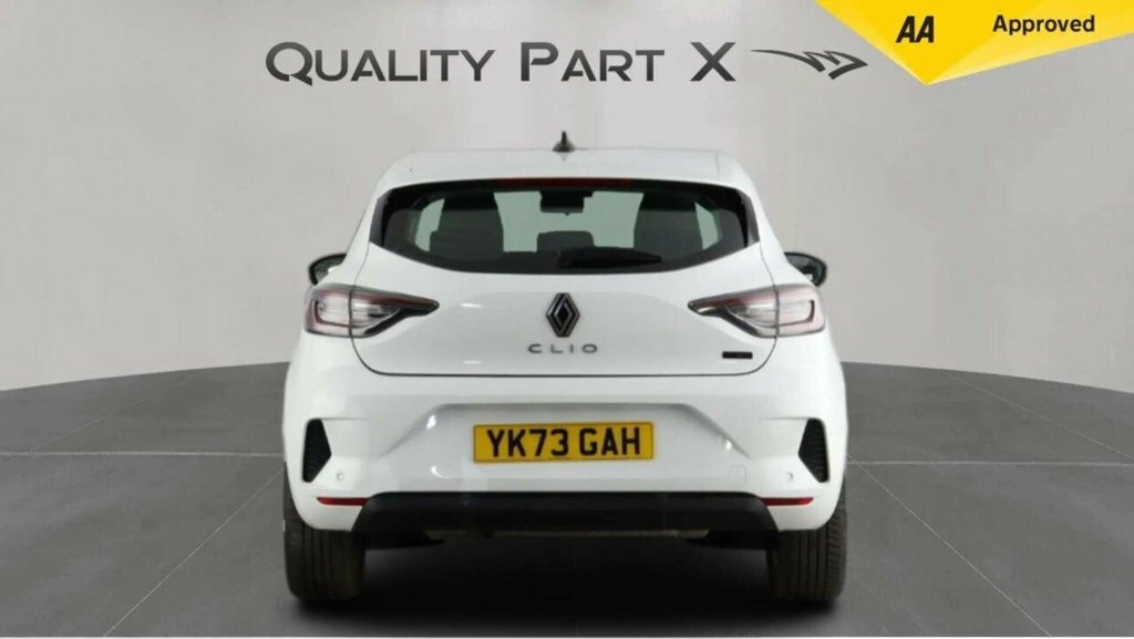 Renault Clio Hatchback White #6