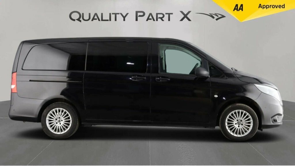 Mercedes-Benz Vito Minibus Black #4