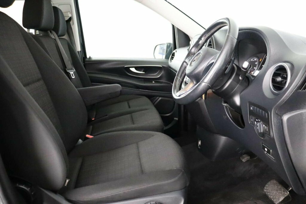 Mercedes-Benz Vito Minibus 2.1 114 Bluetec Pro Tourer G-tronic R White #12