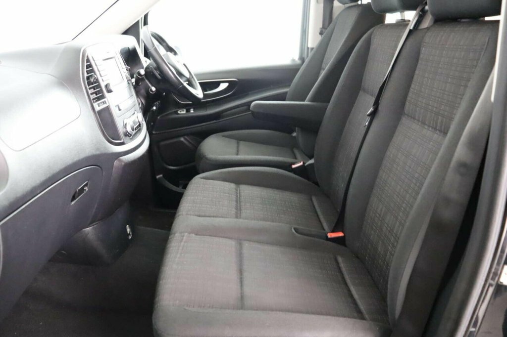 Mercedes-Benz Vito Minibus 2.1 114 Bluetec Pro Tourer G-tronic R White #13