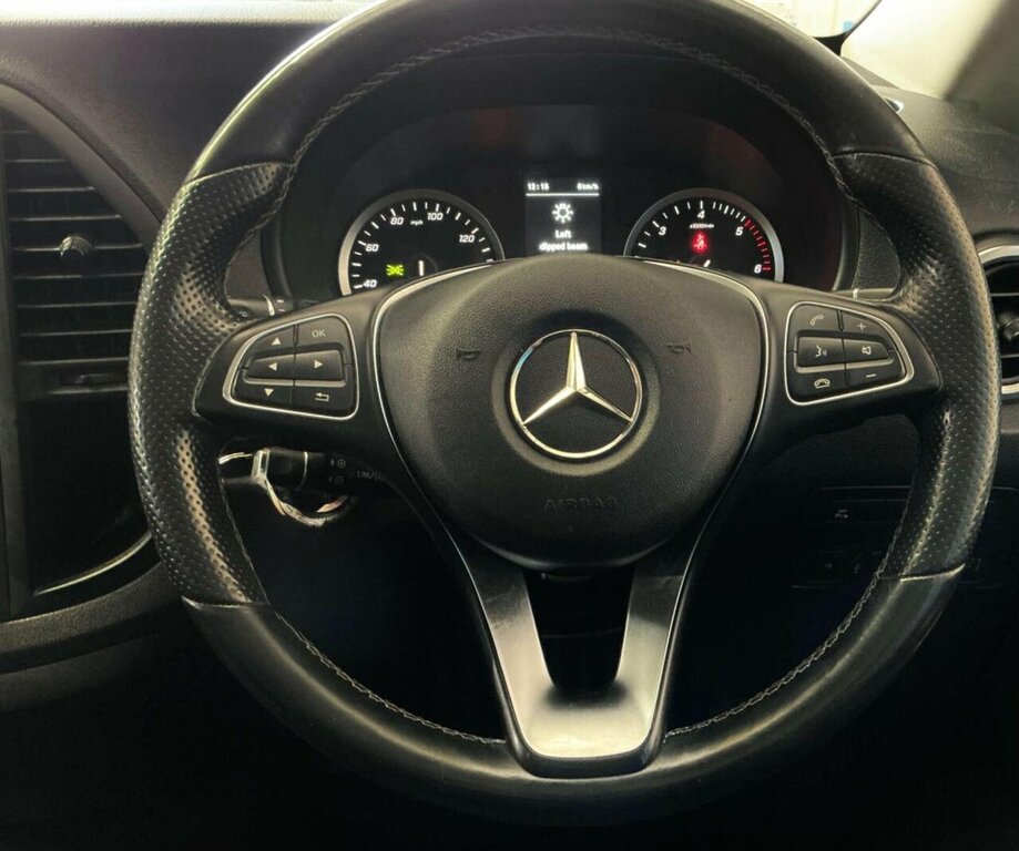Mercedes-Benz Vito Minibus 2.1 114 Bluetec Pro Tourer G-tronic R White #10
