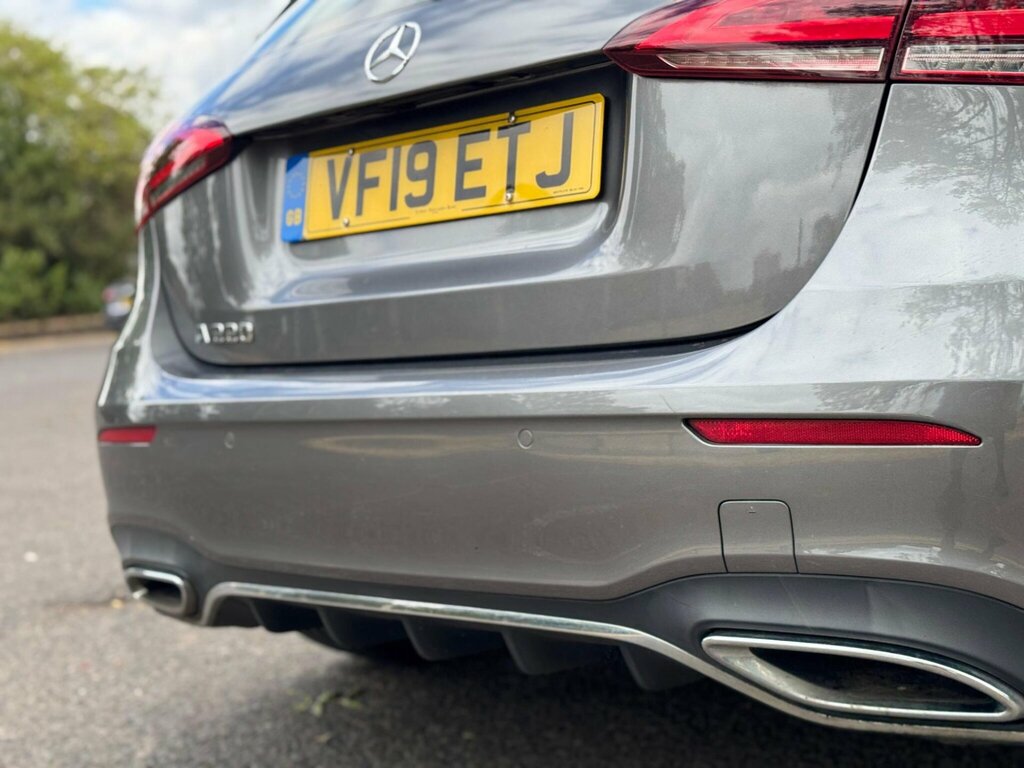 Mercedes-Benz A Class 1.3 A180 Amg Line Hatchback 7G-dct Euro Red #10