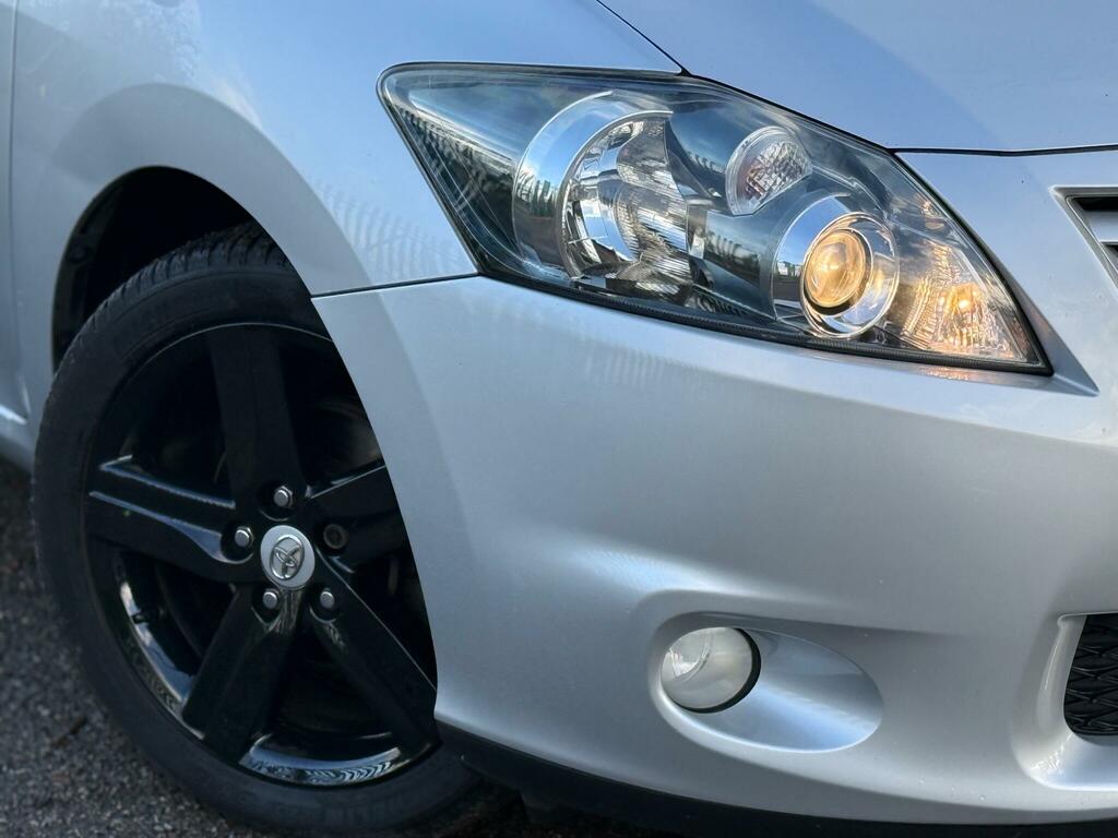 Toyota Auris 1.6 V-matic Sr Euro 5 201010 Silver #3