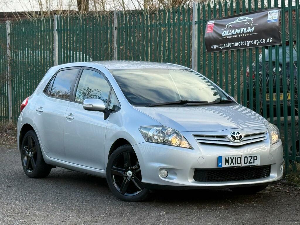 Toyota Auris 1.6 V-matic Sr Euro 5 201010 Silver