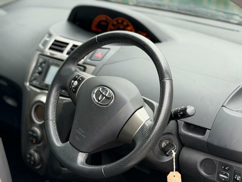 Toyota Yaris 1.33 Dual Vvt-i T Spirit Euro 5 Ss 201160 Silver #2