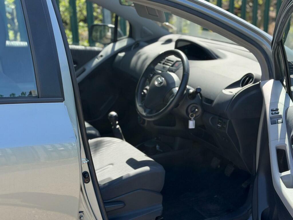 Toyota Yaris 1.33 Dual Vvt-i Tr Euro 4 Ss 200959 Silver #2