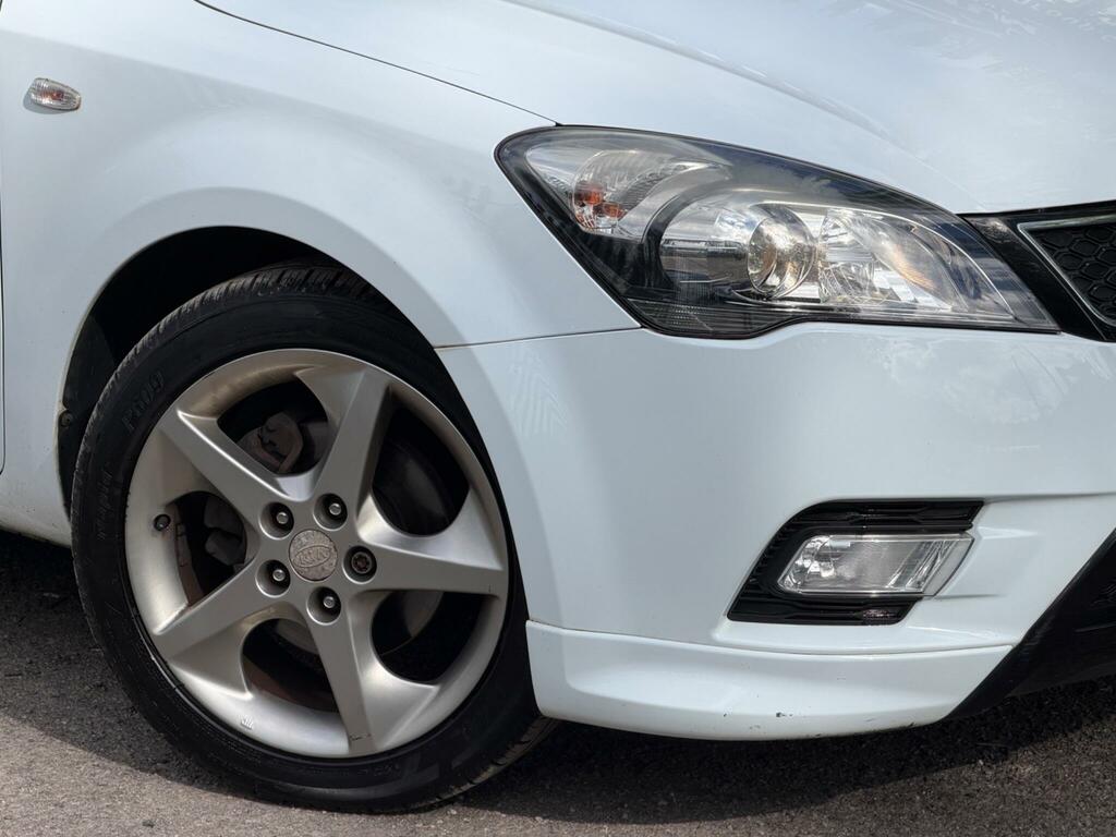 Kia Ceed 1.6 Crdi 3 Euro 5 201212 White #3
