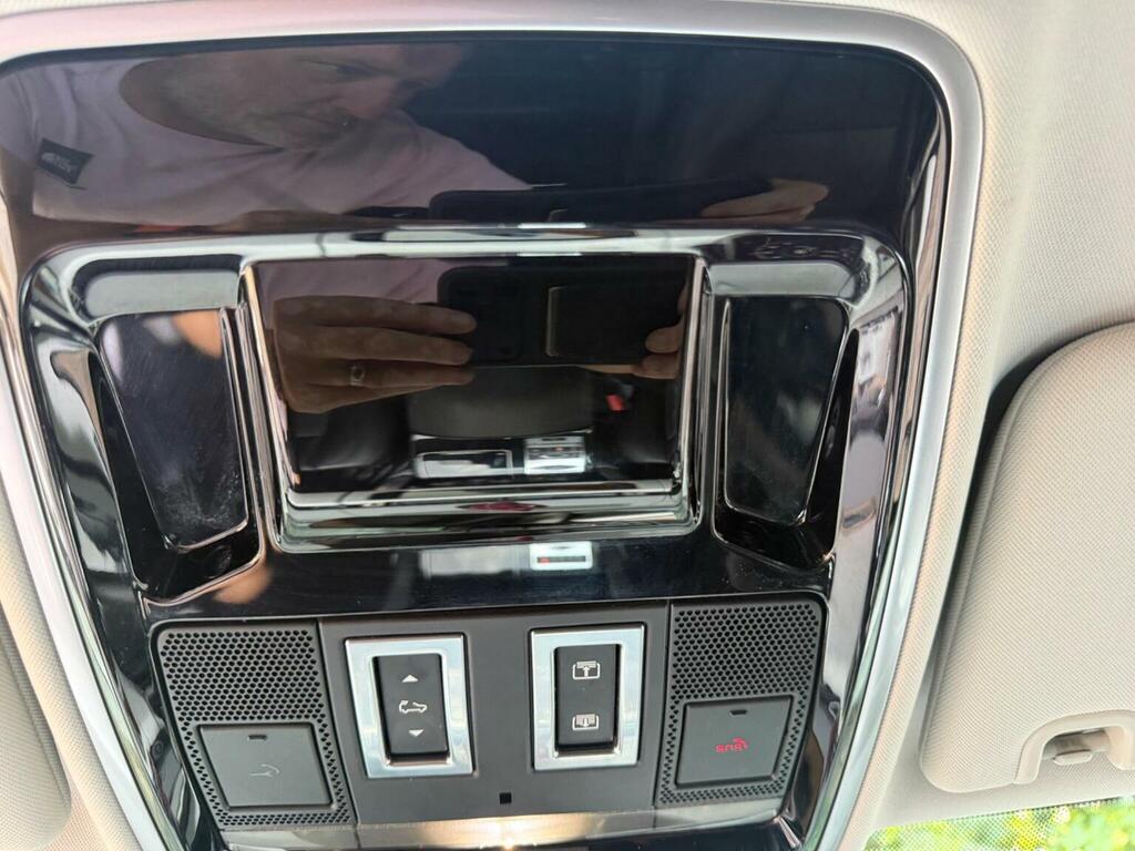 Land Rover Range Rover 5.0S V8 White #96