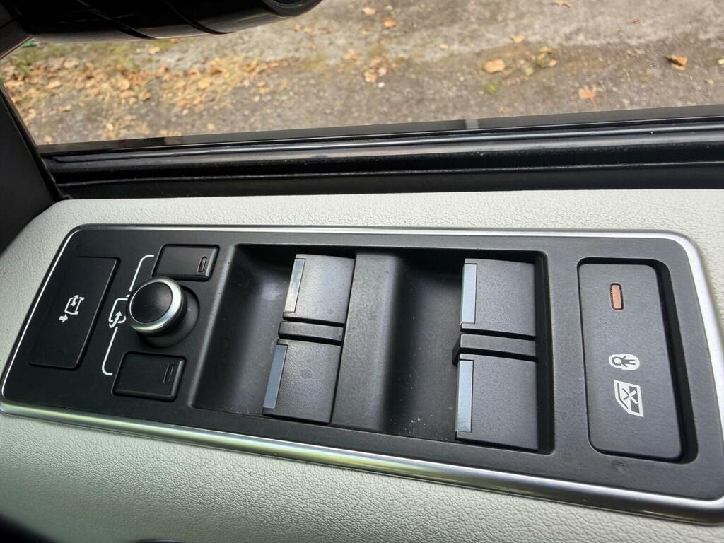 Land Rover Range Rover 5.0S V8 White #43