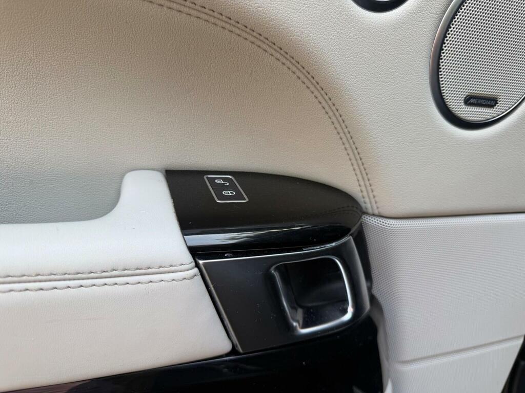 Land Rover Range Rover 5.0S V8 White #65