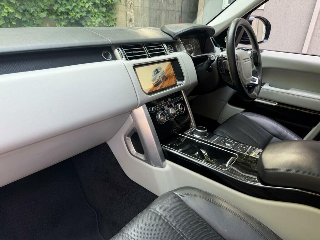 Land Rover Range Rover 5.0S V8 White #71