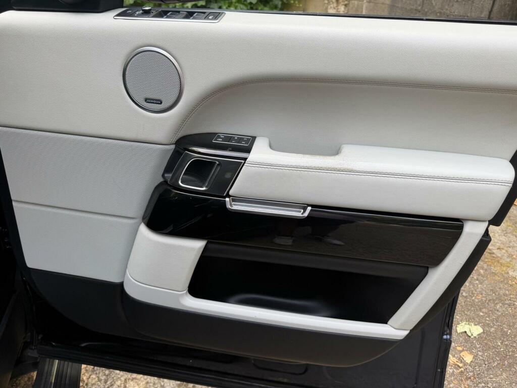 Land Rover Range Rover 5.0S V8 White #18