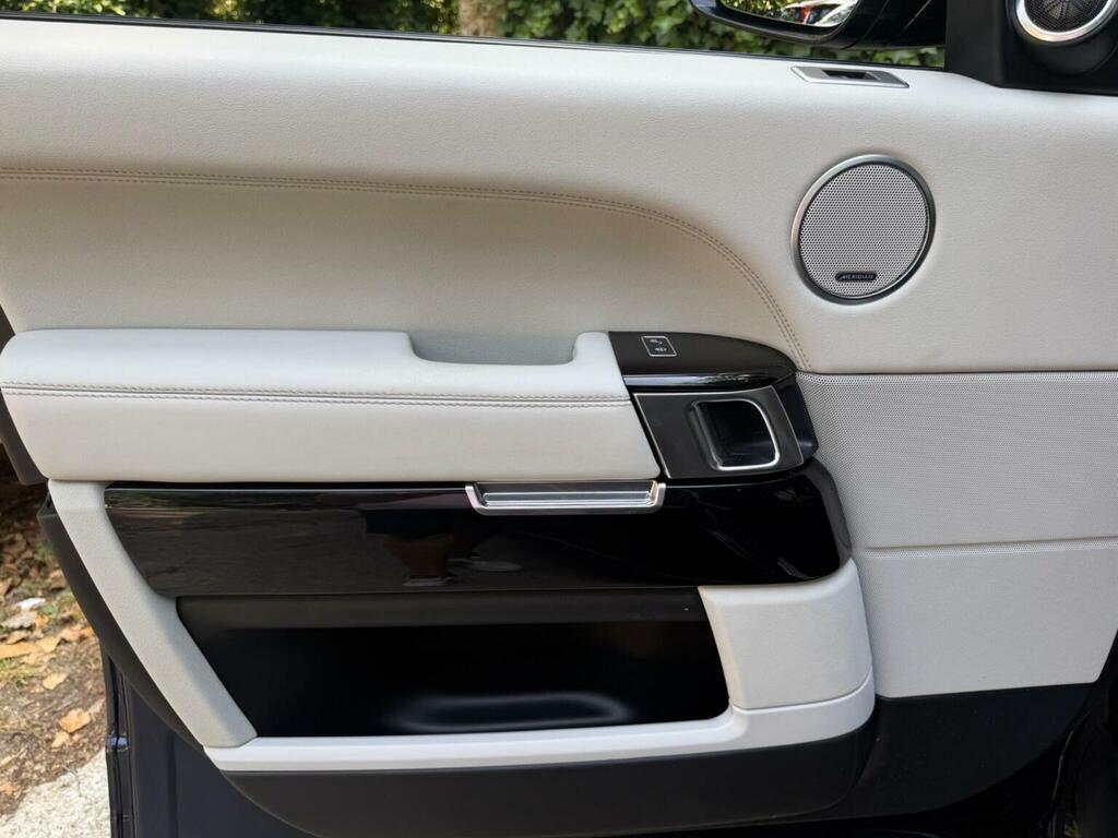 Land Rover Range Rover 5.0S V8 White #68