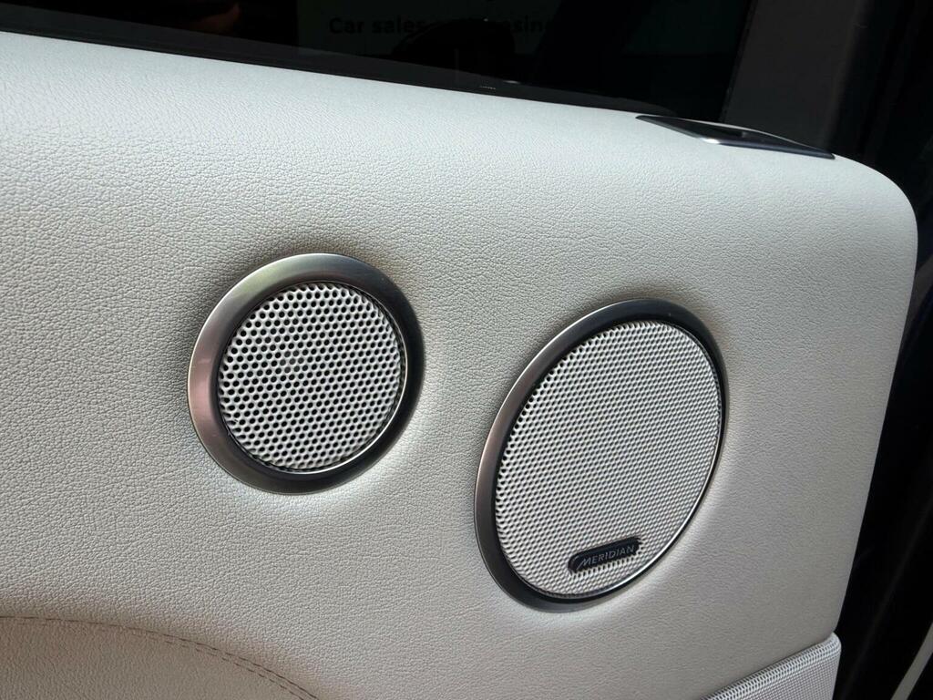 Land Rover Range Rover 5.0S V8 White #64