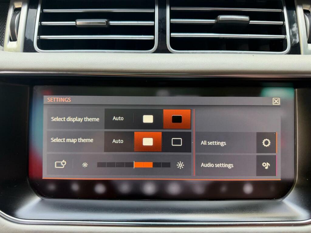 Land Rover Range Rover 5.0S V8 White #29