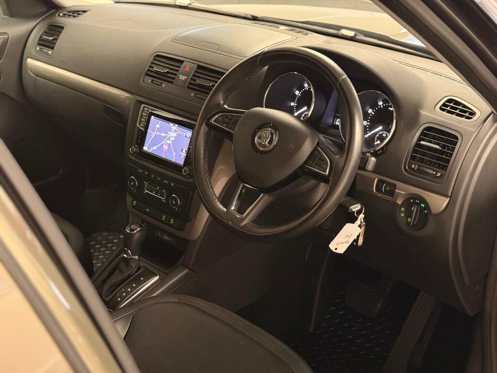 Skoda Yeti Suv 1.2 Tsi Se L Drive Outdoor Dsg Euro 6 Ss FL17SXN Green #2