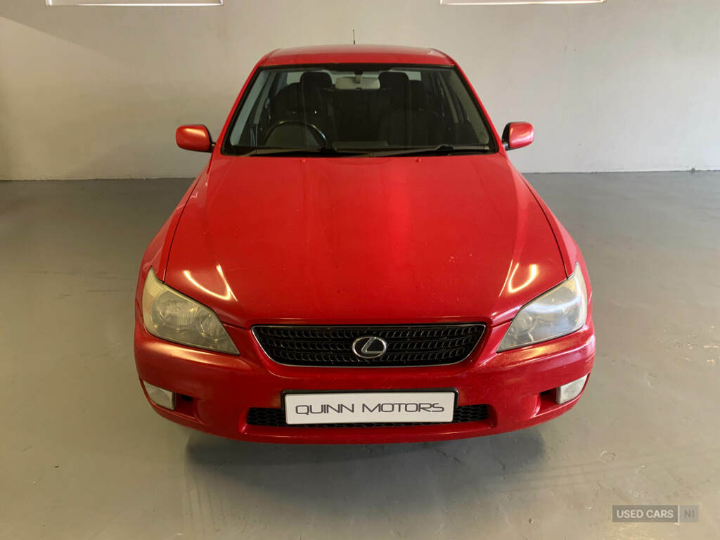 Lexus IS 200 2.0 Sport Red
