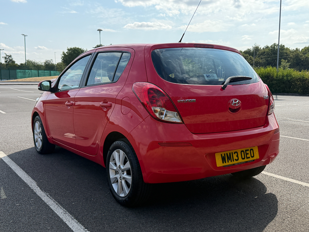 Hyundai I20 1.4 Active Hatchback Euro 5 100 P WM13OEO Red #5