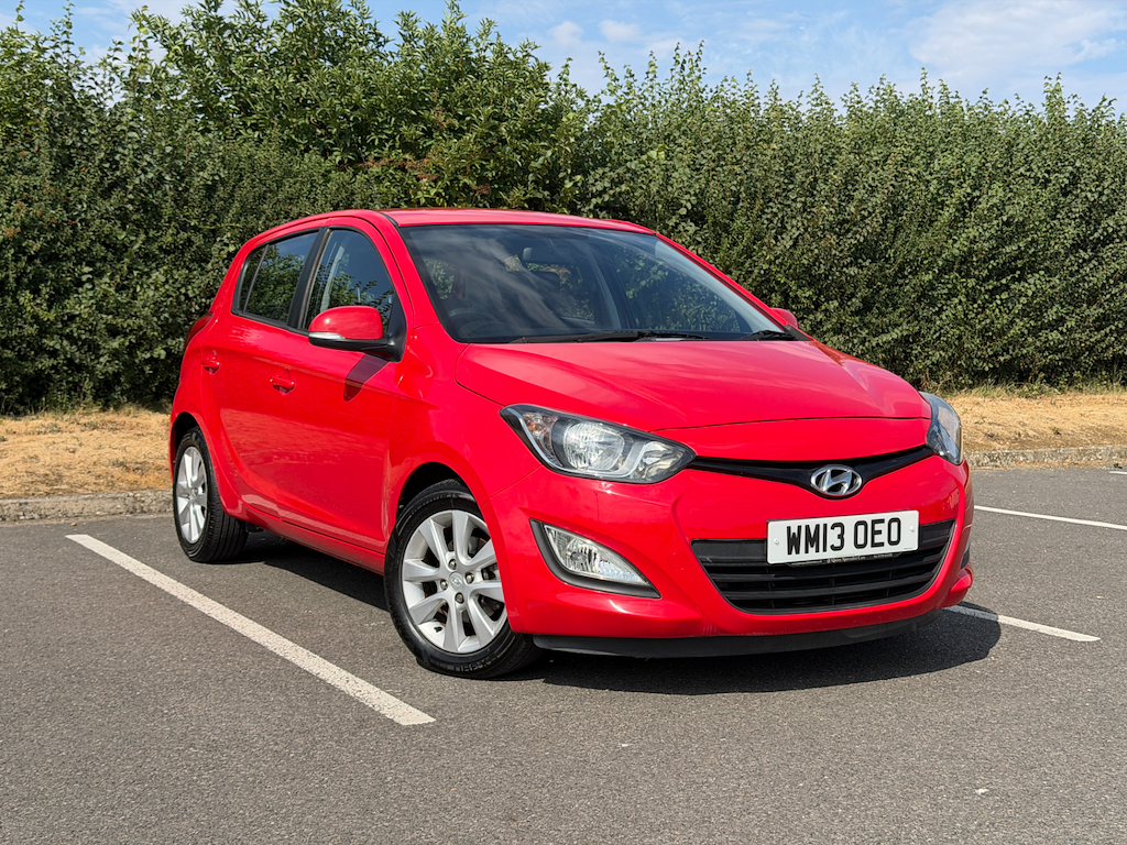 Hyundai I20 1.4 Active Hatchback Euro 5 100 P WM13OEO Red