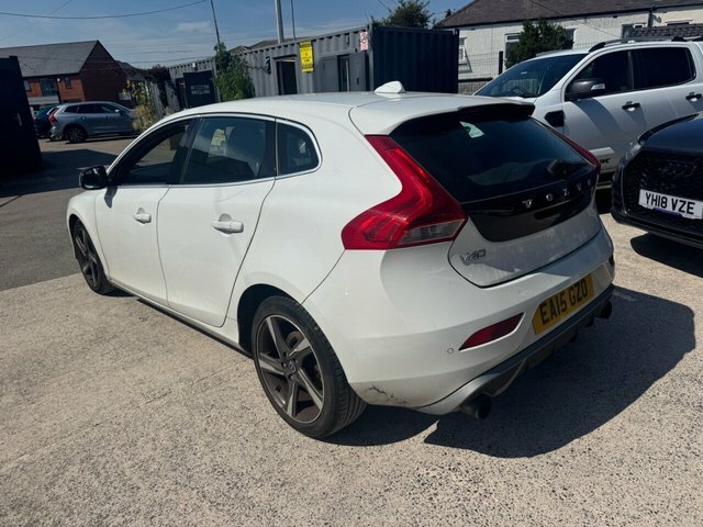 Volvo V40 2015 1.6 D2 R-design Hatchback E White #3